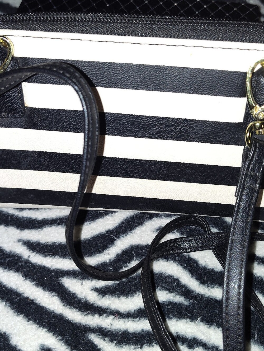 Betsey Johnson Luv Betsey Black & White Striped Women’s Crossbody - Picture 5 of 6